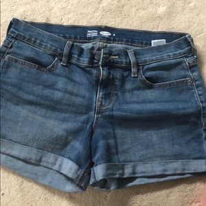 2 pairs of gap shorts for $40